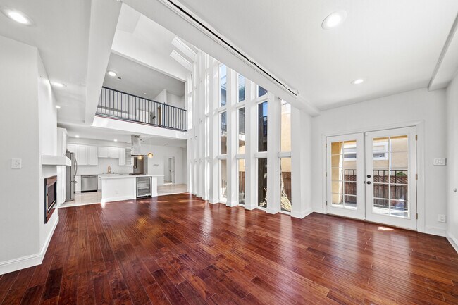 Building Photo - 943 34th St