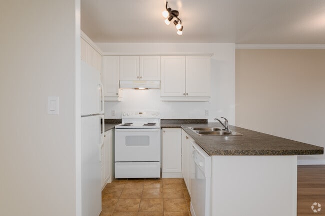 2BR, 2BA - 1,130SF - Kitchen - 544 Talbot