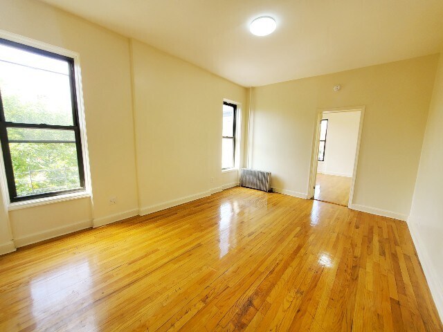 Building Photo - 525 Throop Ave