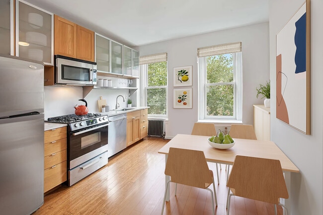 Photo - 707 Union St Townhome