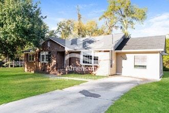 Building Photo - 3175 Wells Pl