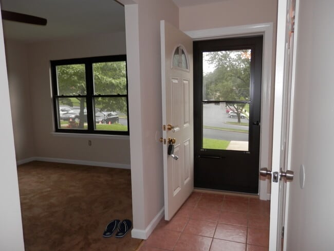 Building Photo - 132 Bishop Dr