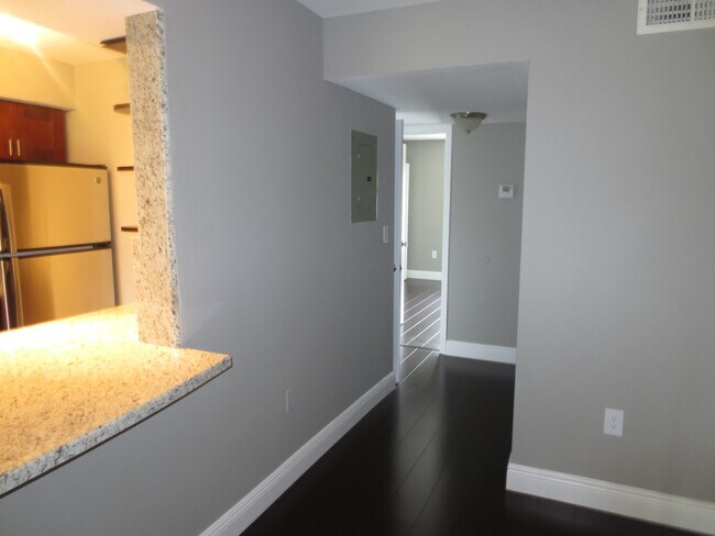 Foto del edificio - 2405 NW 33rd St