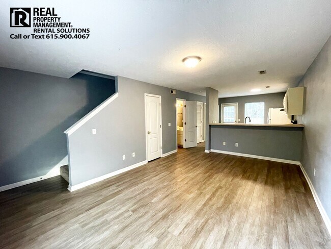Foto del edificio - 2 Story Brick Duplex- 2BD/1.5BA Walk to MTSU!