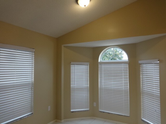 Foto del edificio - 201 Lancer Oak Dr