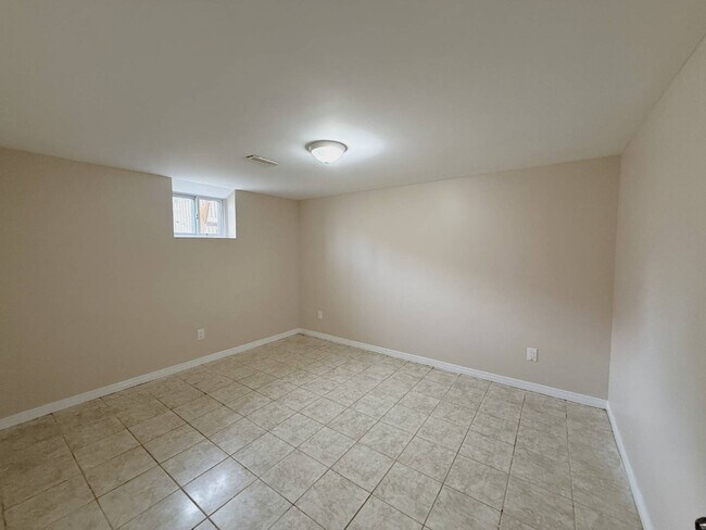 Photo du bâtiment - 220 Ellington Dr