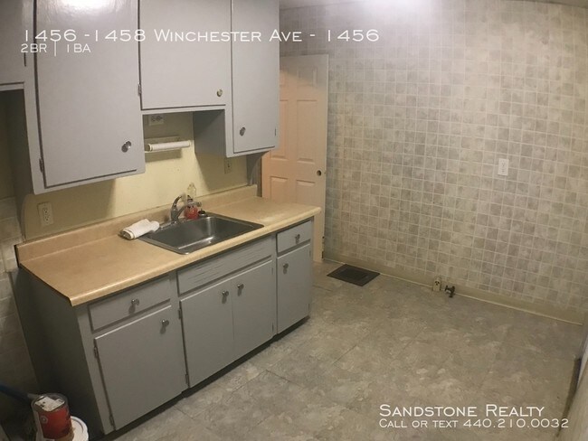 Building Photo - Side-by-Side 2 Bedroom Duplex