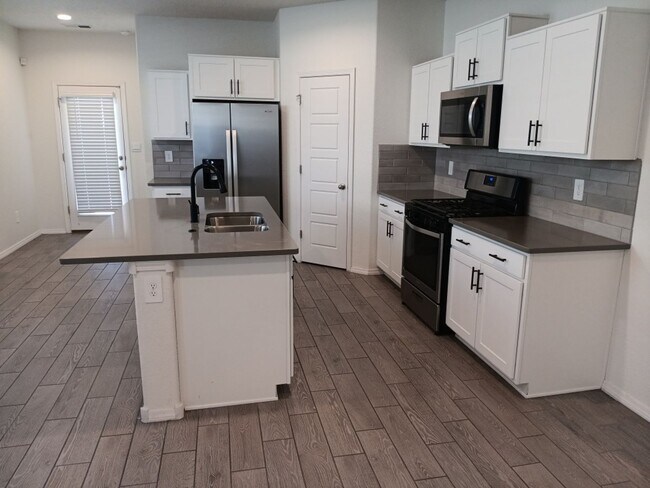 Foto del edificio - Beautiful 3 bedroom, 2 bathroom in Rio Rancho! Showings available NOW!