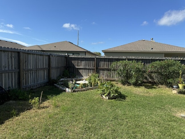 Building Photo - 7658 Granite Dr