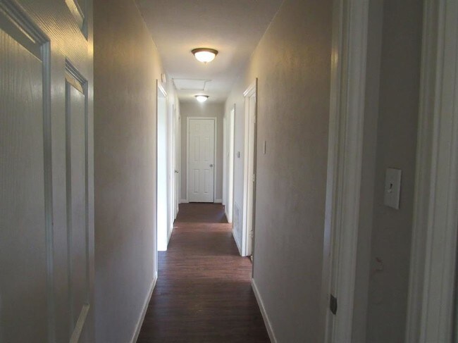Foto del edificio - 810 Westmont Dr