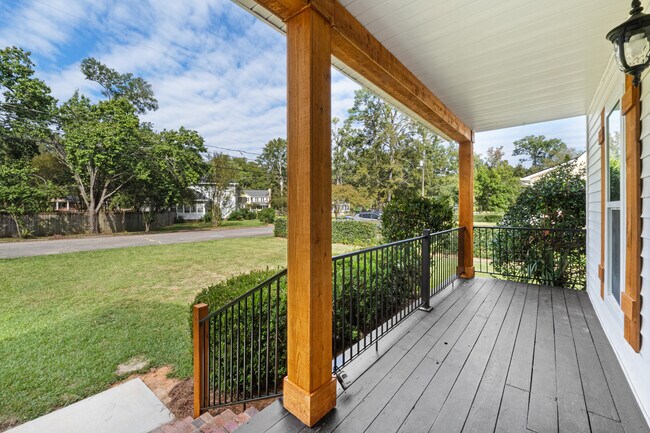 Building Photo - 408 Kemp Dr