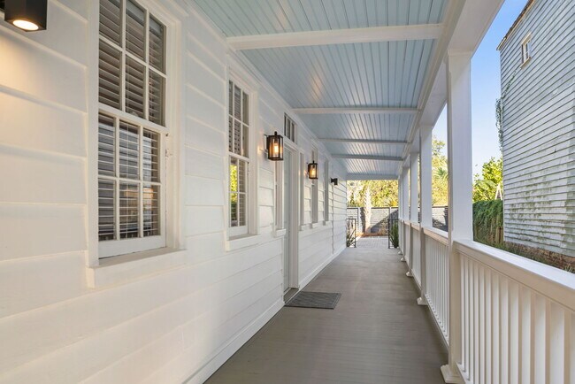 Building Photo - 296 Ashley Ave