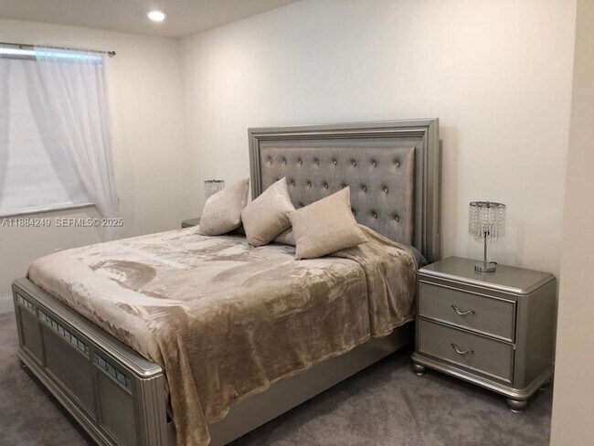 Building Photo - 6416 NW 102nd Ct