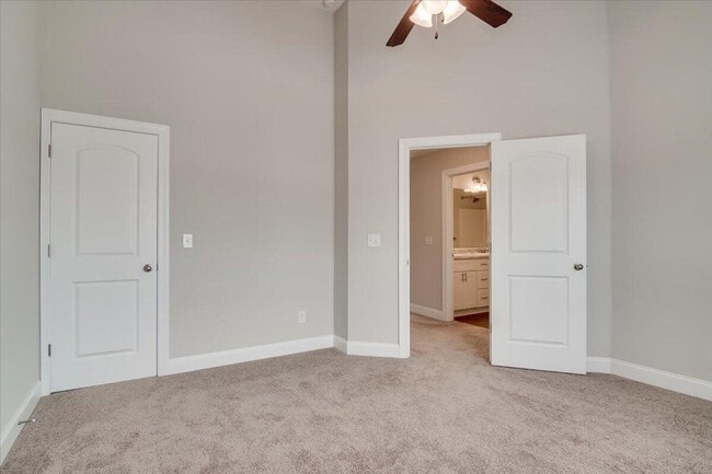 Building Photo - Villages at Goshen: 3 Bedroom / 2.5 Bath /...