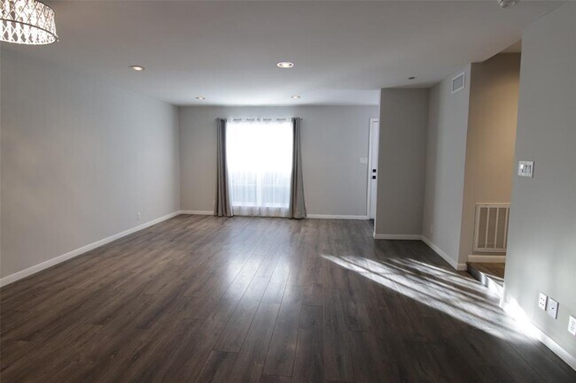 Foto del edificio - 12643 Huntingwick Dr