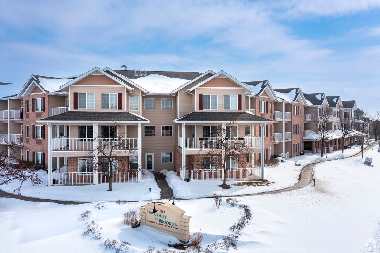 The Court at Brooklin Apartments 5909 Anderson St Whitby, ON