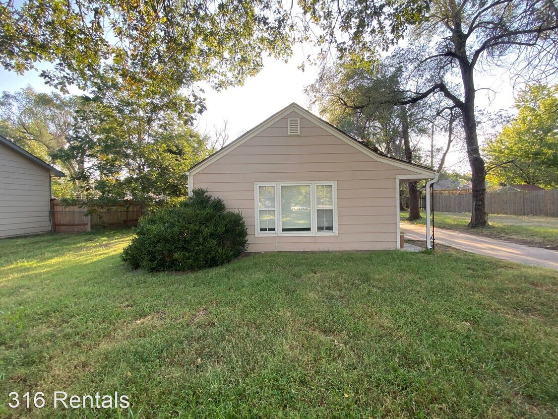 Foto principal - 3 br, 1 bath House - 200 N Tracy St