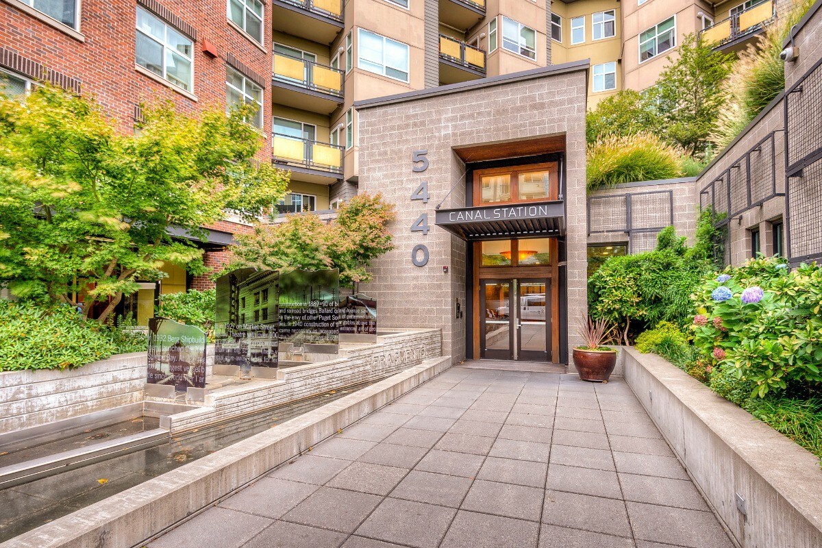 Foto principal - Canal Station, Ballard (Unit 430) - 1 bedroom
