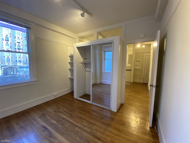 Building Photo - 424 Jones St