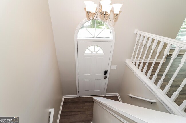 Foto del edificio - 89 Indian Trail Dr