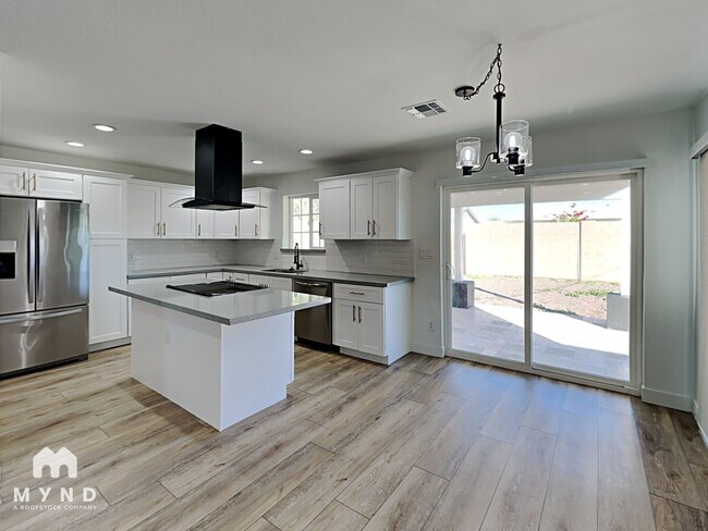 Foto del edificio - 7520 E Portland St