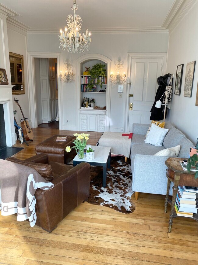 Foto del edificio - 319 Commonwealth Ave