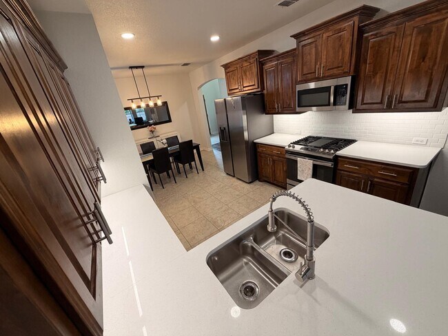 Building Photo - 4625 Lance Leaf Dr