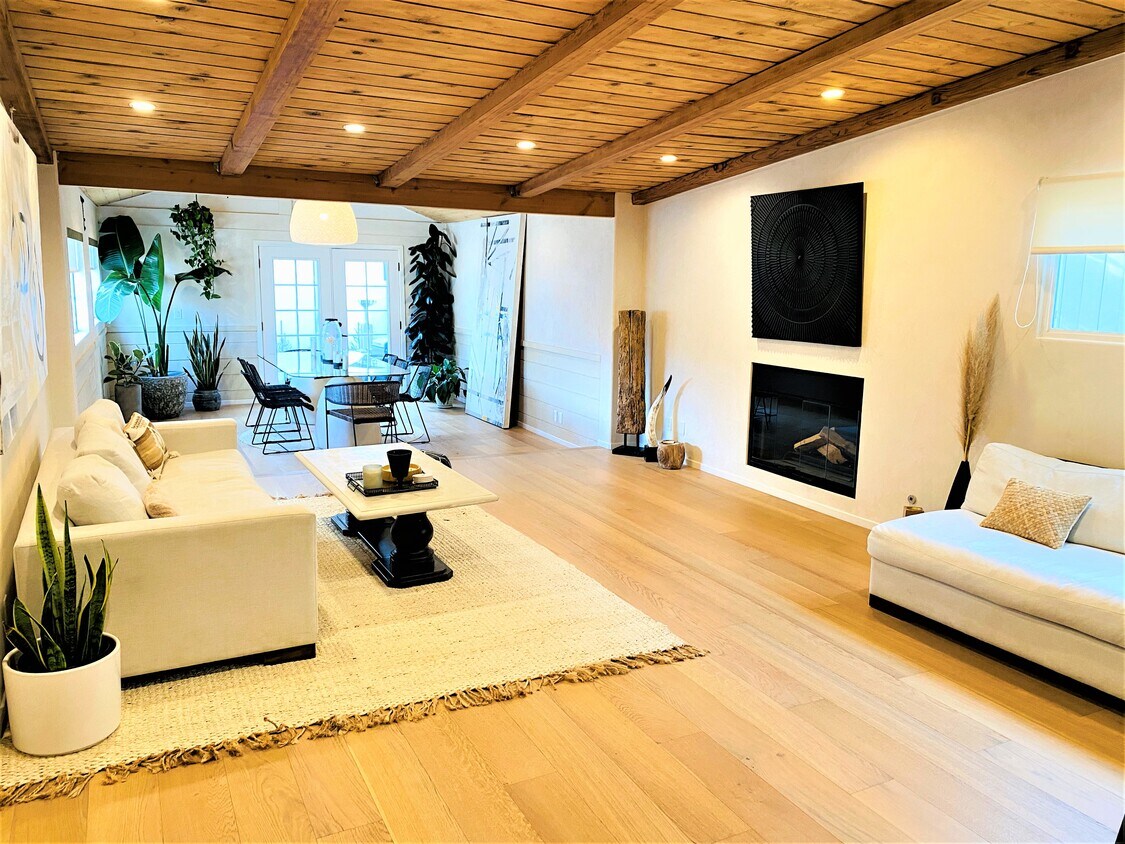 Open Floorplan living room - 5419 Shoup Ave