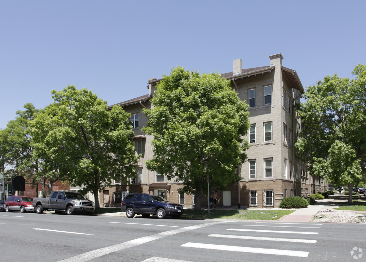 Primary Photo - Hilltop Apartments