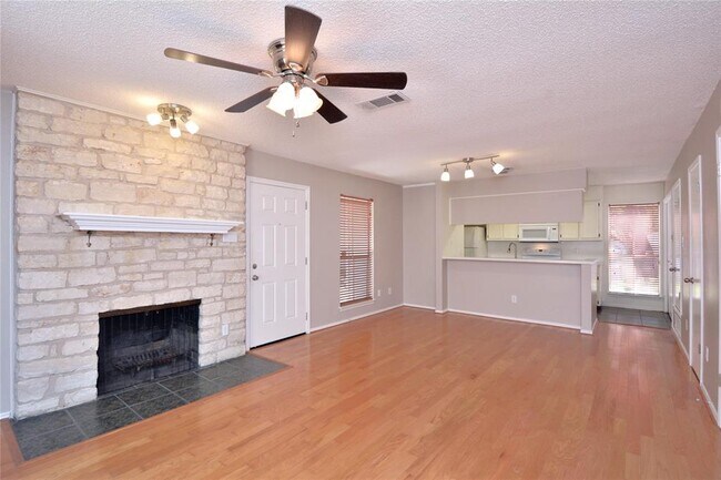 Building Photo - 6909 Old Quarry Ln