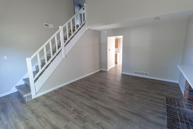 Foto del edificio - 7300 N Moberly Dr