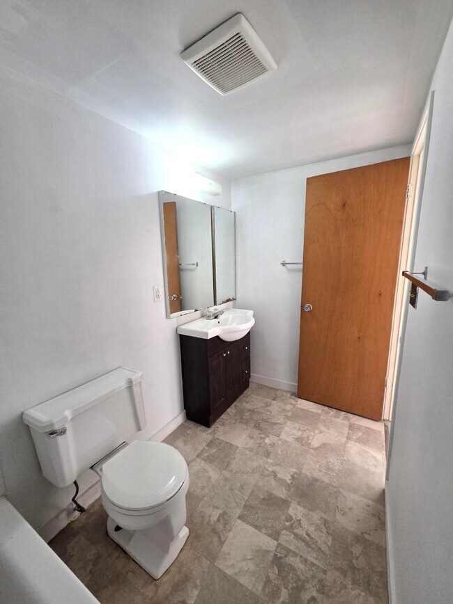 Photo du bâtiment - 1 bedroom in Prince Rupert BC V8J 1Z2