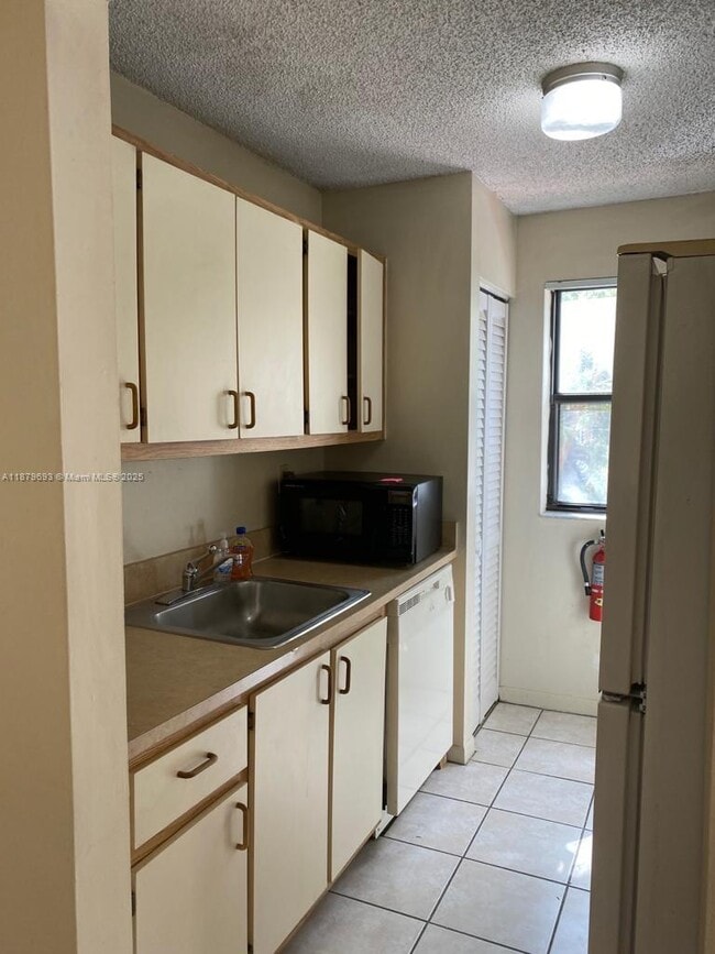Building Photo - 15650 SW 80th St