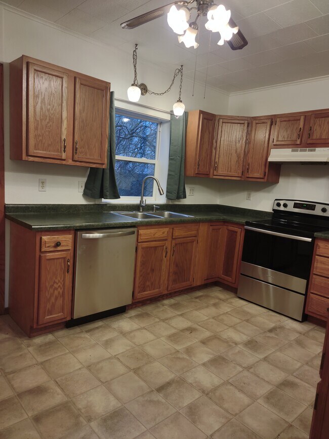 Kitchen - 491 Flambeau Ave