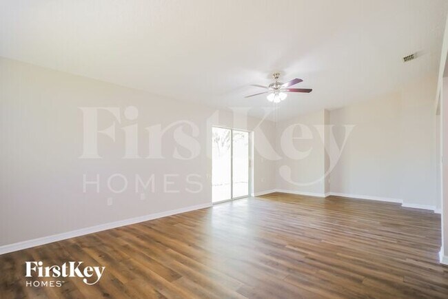Foto del edificio - 117 King Arthur Ct