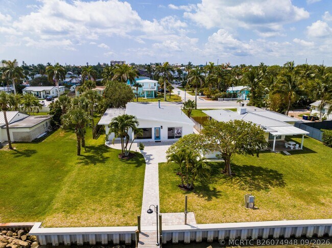 Building Photo - 1604 Seaway Dr