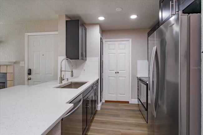 Building Photo - 2-Bedroom, 2-Bath Apartment – Prime Orland...