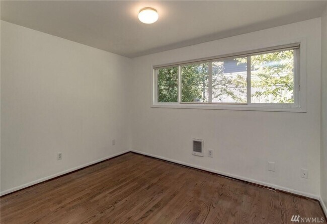 Foto del edificio - 3BR Bellevue Single-Family Home — Near Mic...