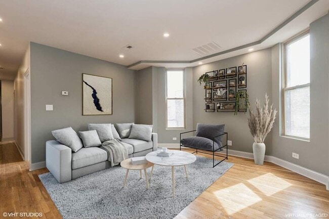 Building Photo - 1446 W Irving Park Rd