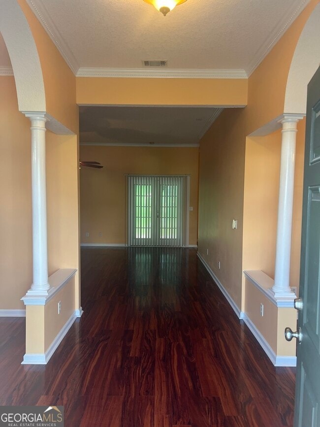 Building Photo - 107 Camellia Ct