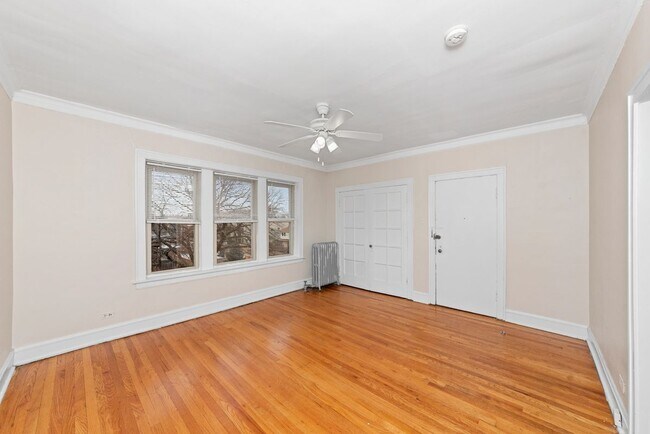 Foto del edificio - 2849 W Berteau Ave