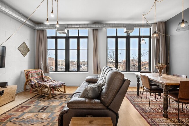 Foto del edificio - Upscale condo in Belmar Commons