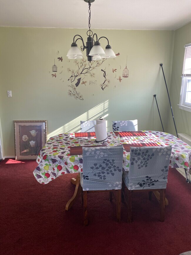 Dinning table - 183 Litchfield Ave