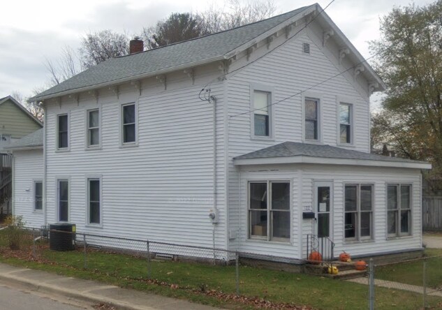 Primary Photo - 122 N Anderson St