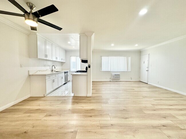 Foto del edificio - 6337 Whitsett Ave
