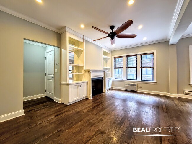 Foto del edificio - 744 W Addison St