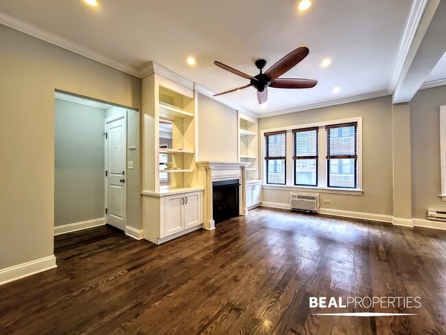 Building Photo - 744 W Addison St