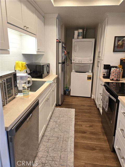 Building Photo - 2179 Via Puerta