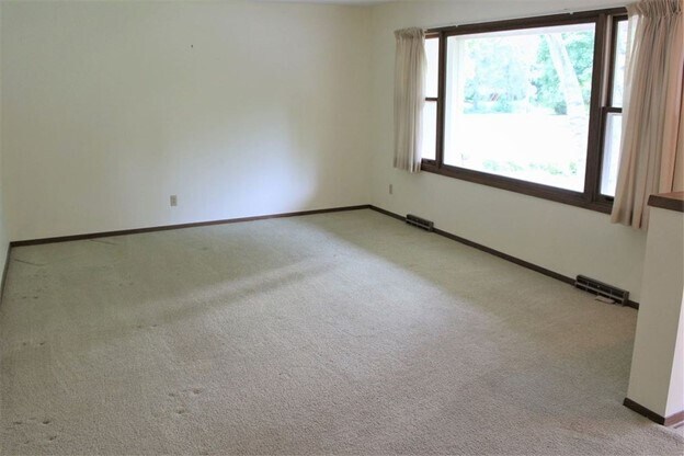 Large living room - 6507 Lani Ln