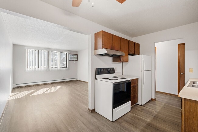 Building Photo - Oak Place Apartments